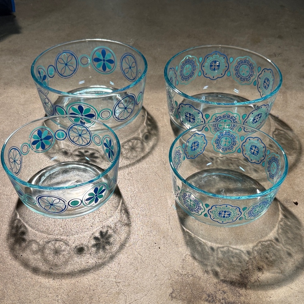 Pyrex Vintage Retro 7 & 3 1/2 Cups